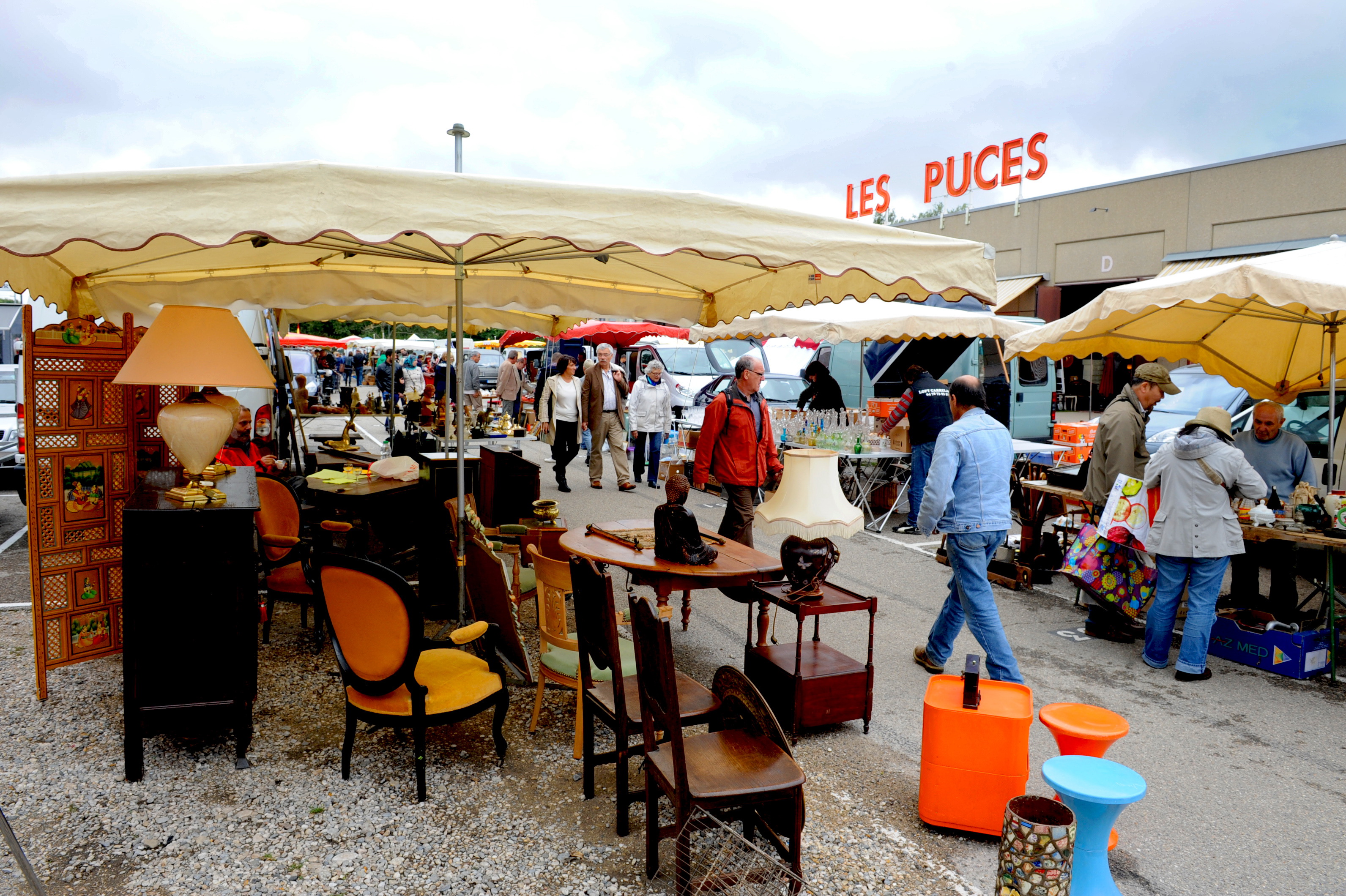 Le premier tournoi de pétanque des Puces du Canal