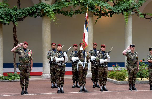 12. Les bérets rouges