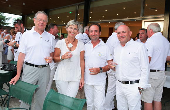 21. Fabrice Lamy, Armelle Veron, son époux Jean-Paul, médecin et Serge Veron, dentiste