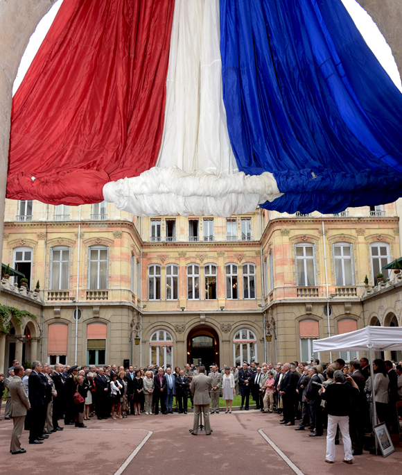 23. Sous les drapeaux