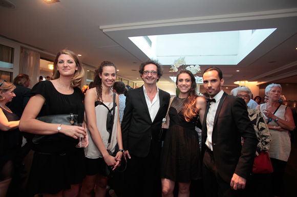 29. Sophie Hammoun (Sophie les Cupcakes), Marie Dasylva, diplômée, Jean-François Croës, directeur de l’EFAP Rhône-Alpes, Paloma Clément-Picos et Ludovic Barras, parrain de promotion 