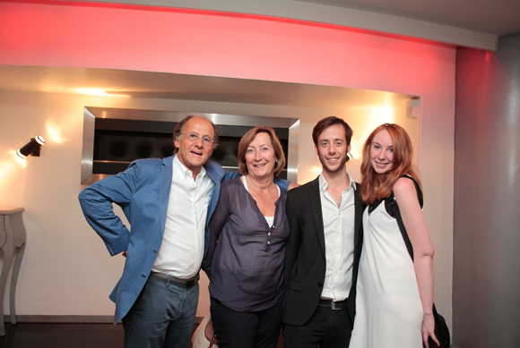 30. Hervé Rigot, Régine Dunoyer de Segonzac (Crearch), Maxime Rigot, diplômé et Claire O’dea (école Easytech) 