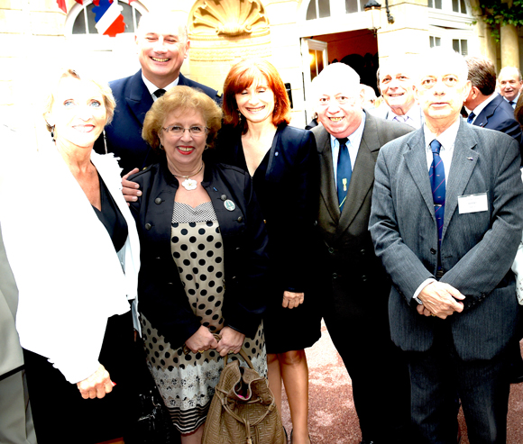 40. Les membres de l’association AORL autour d’Evelyne Haguenauer