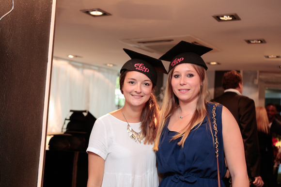 5. Anne-Charlotte Morel et Iris Masuyer, diplômées 