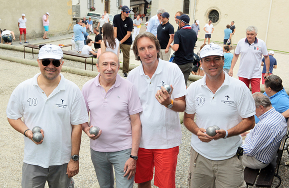 1. Gérard Collomb entouré des organisateurs Jean-Philippe Caille, Hugues Ducrot et Jean-Michel Abou