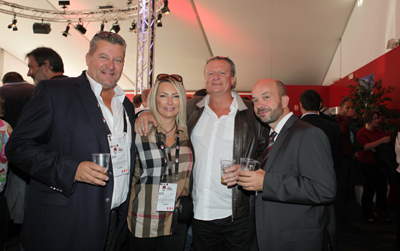 1. Les assureurs Christophe Gerbaud et Corinne Paris, Eric Verbrugge (Euro Cave) et Julien Bonnard (LOU Rugby) 