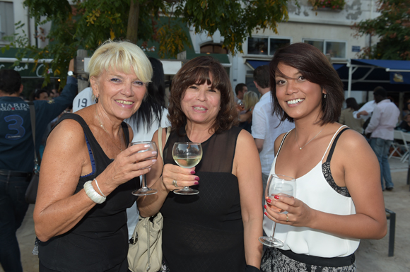 22. Marie-Claire Reyes, Karima Crozatier (Galerie des Brotteaux) et Elisabeth Keo (Ongle Création)