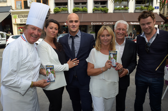 26. Roger Jaloux, Angélique, Jonathan Bourru, Martine Chapot, André Bourru (Espace Carnot) et Florent Egasse (Artroomflo)