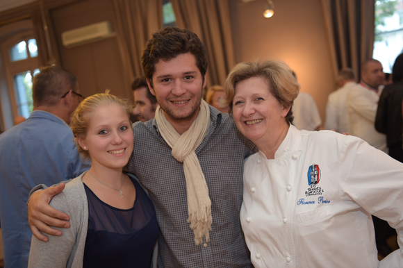 37. Léa, Maxime et leur maman Florence Perier (Le Café du Peintre)