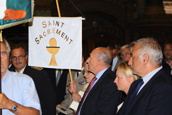 19. Le République voisine avec la compagnie du Saint-Sacrement