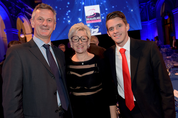 11. Pierre Fanneau, DG du groupe Progrès, Nicole Marguin et son fils Victor 