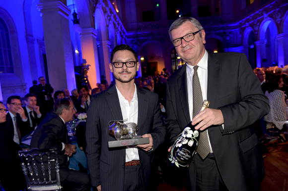 36. Philippe Savinel (Champagne Perrier-Jouët) et Hubert Vergoin, Trophée Chef espoir de l’année (Le Substrat – Lyon 2)