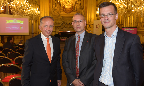 6. Eric Vernusse, président du Club de la Com, le lieutenant-colonel Jérôme Sallé et Hubert Engelmann (GFC Construction)