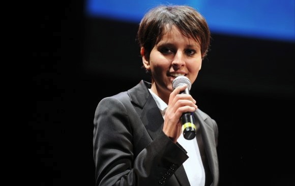 En plein remaniement ministériel, Najat Vallaud-Belkacem improvisait un karaoké