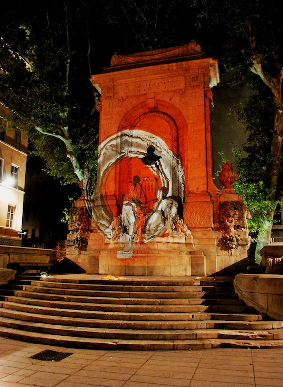 36. Place Gailleton - Projection de lumière de verre
