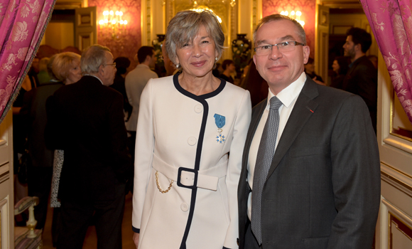 32.Florence Verney-Carron et Pascal Degard, directeur des Douanes