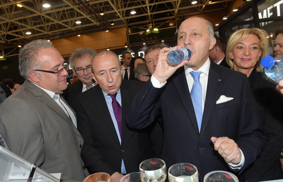 24. Sur le stand de l’UMIH, Laurent Duc avait préparé le champagne… 