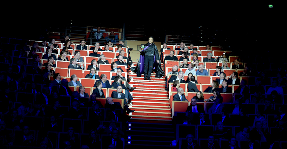 26. Intermède magique assuré par Eric Lee