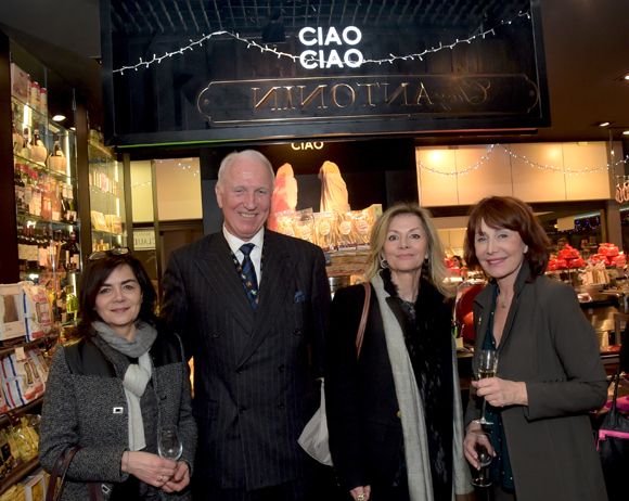 26. Christine Vernay (domaine Georges Vernay), Björn Blomberg, SE Véronika Wand-Danielsson, ambassadeur de Suède en France et Françoise Petit (Lyon people)