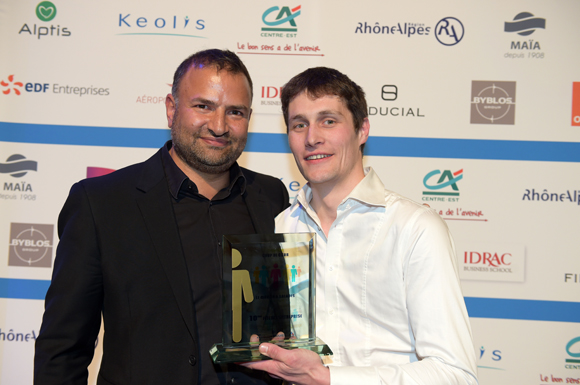 33. Trophée Coup de Cœur du jury remis à Tom Thiellet (Le Moulin à salades) par Simon Hoayek (Byblos Group)