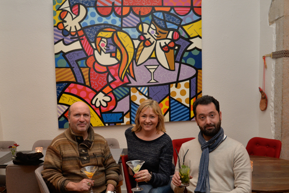 10. Bernard Poizat et Fabien Labrosse (l’Entre Pot) entourent Stéphanie Lhuillier (L’Harmonie des Vins)