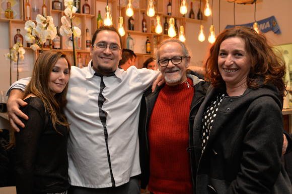 21. Raquel Veliz, Gabriel (chef cuisinier), ses parents Fernando et Daria Veliz Guida