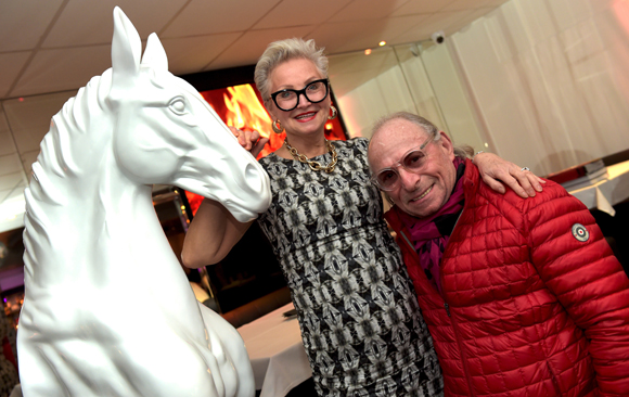 25. Daniele Rutter (Groupe Lise Charmel) et le photographe Michel Etienne (Photo Etienne)