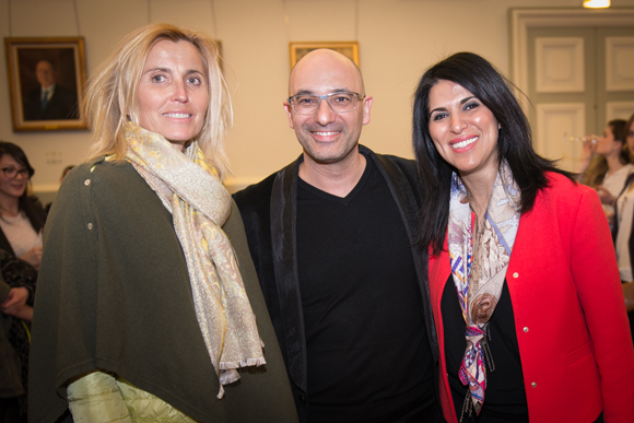 25. Jean (directeur du Printemps) entouré de Christine Dubost et Naïma Baladi (docteurs)