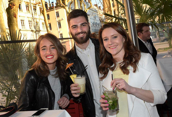 2. Ava Hazout, Robin Gervais et Pauline Martin (Café du Pond)