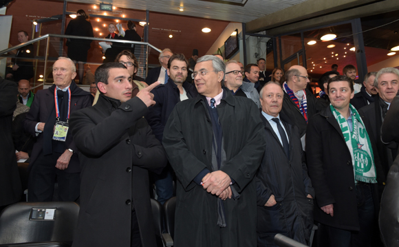 25. La tribune présidentielle