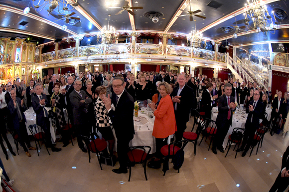 62. Standing ovation pour Théo et sa maman