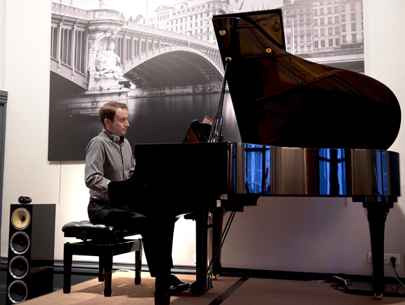 18. Le pianiste Bruno Robilliard