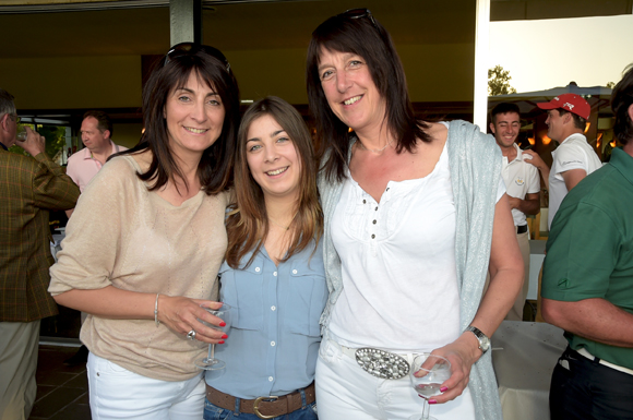 33. Nadine Lainé, sa fille Alexandra et Nathalie Roman (Outside-Bo)