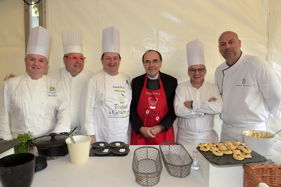 20. Olivier Paget, Richard Soibinet, Christophe Marguin, le cardinal Philippe Barbarin, Luca Sangiuliano et Philippe Bernachon 