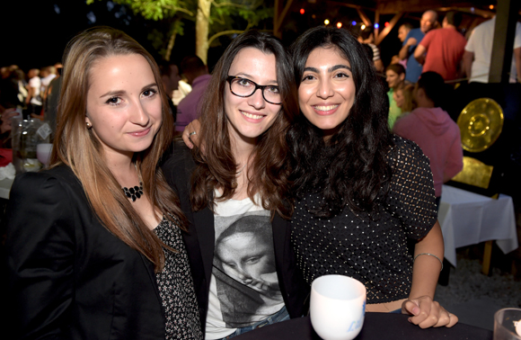 23. Manon Curtis, Léa Mattei et Sabine Karaa