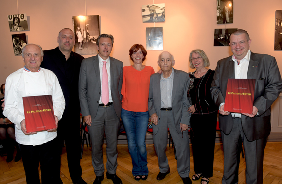 3. Pierre Orsi, Philippe Bernachon, Pascal Blache, maire du 6ème, Sandrine Frih, vice-présidente du Grand Lyon, le photographe Mario Gurrieri, son épouse Renée et Christophe Marguin, président des toques blanches lyonnaises