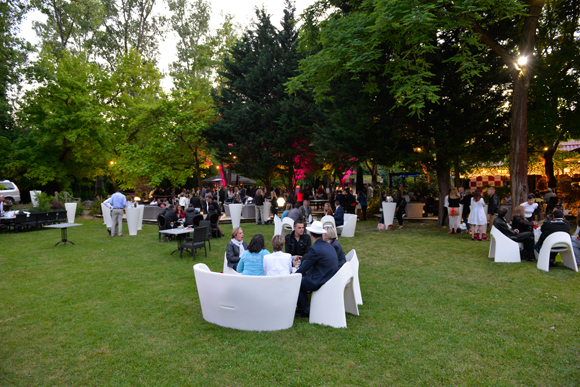 6. Garden party