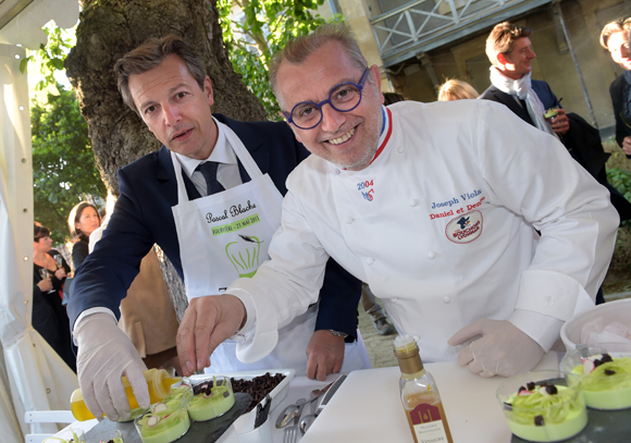 8. Pascal Blache, maire du 6ème et Joseph Viola (Daniel et Denise)