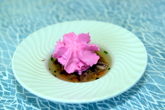 18. Verrine de pot au feu, Chantilly de betterave, concoctée par Christophe Marguin