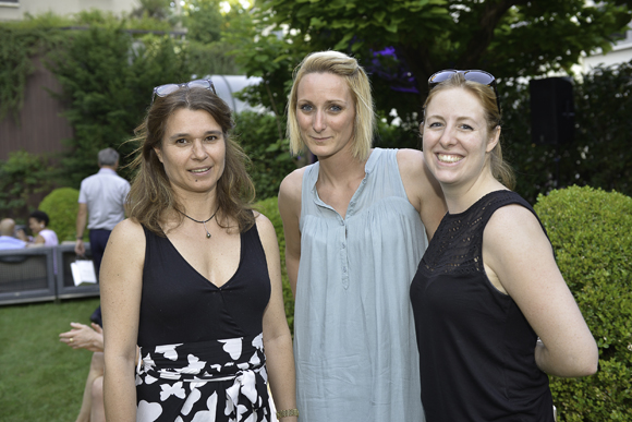 23. Nathalie Roffi (Mapi), Clémence Laborie (Bioderma) et Andrea Murison (Mapi)