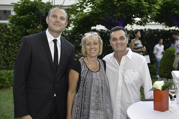 26. Mathieu (chef de réception Warwick Reine Astrid), Evelyne et Roland Didier (Presse Duquesne)