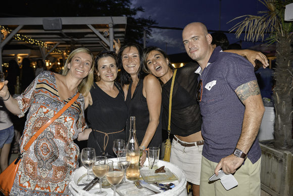 34. Véronique, Nath, Claire, Isa, Franck (MDA)