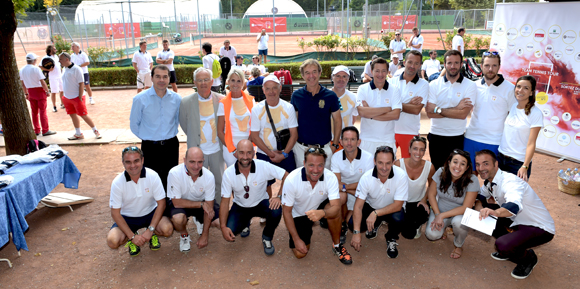 1. Photo de famille des partenaires et organisateurs