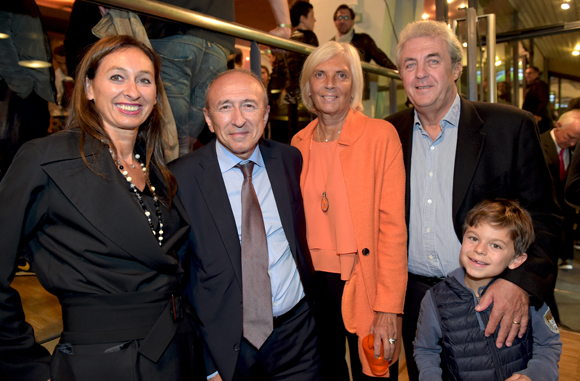 28. Nathalie Echinard, Gérard Collomb, sénateur maire de Lyon, Anne Revillon, Maitre Richard Brumm, adjoint aux finances et son petit-fils Marin Godet