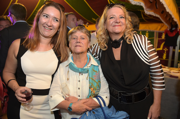 30. Laure Hecart (Ascenseurs Service), Alix Reverchon (Hotel du Simplon) et Nadège Luyat (Ascenseurs Service)