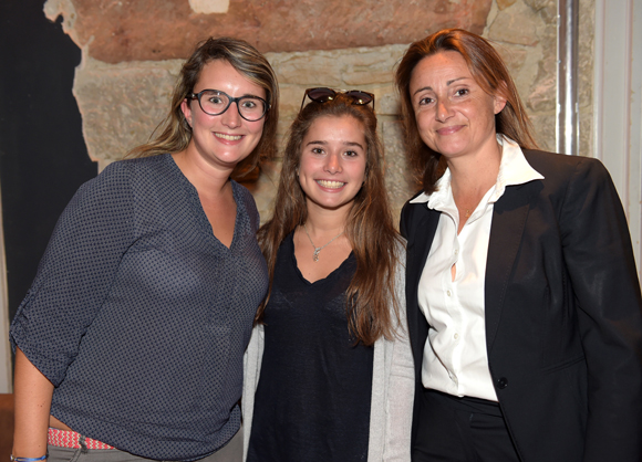 37. Maryll Guilloteau, conseillère du 2ème arrondissement, sa sœur Clémence et Sophie Cruz