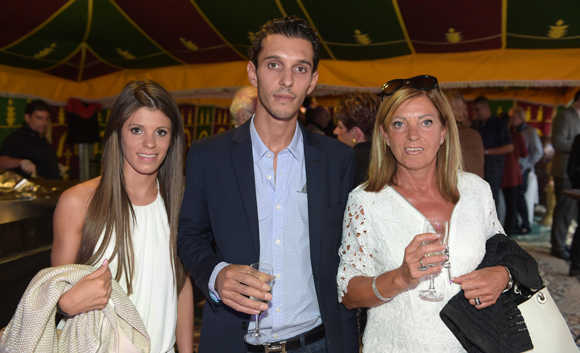 40. Sylvie Sauvide, ses enfants Marie-Sophie et Jean-Thibault (Ascenseurs Service)