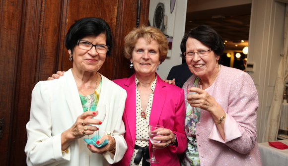 42. Mireille Ferroud, Fabienne Muet et Danielle Ferroud
