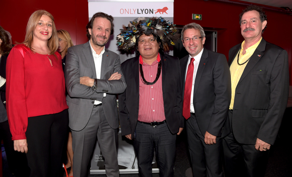 39. Corinne Chirat, Jean-Charles Foddis (ONLYLYON), le Chef d’une tribu d’Amazonie Almir Surui, Lionel Flasseur (ONLYLYON) et Thomas Pizier (Aquaverde)