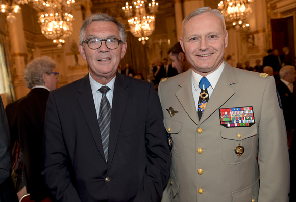5. Bernard Schoumacher (CCI Auvergne) et le général Pierre Chavancy, gouverneur militaire de Lyon